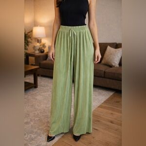 I Believe Women’s Pleated Wide Leg Palazzo Pants Satin Sage Green Size Small